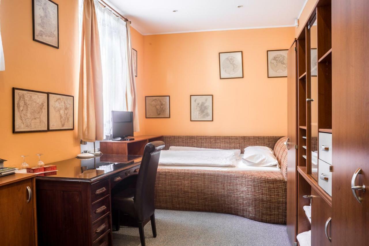 Pension Konopiste Benesov  Esterno foto